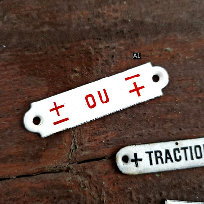 mini plaque émaillée plus ou moins