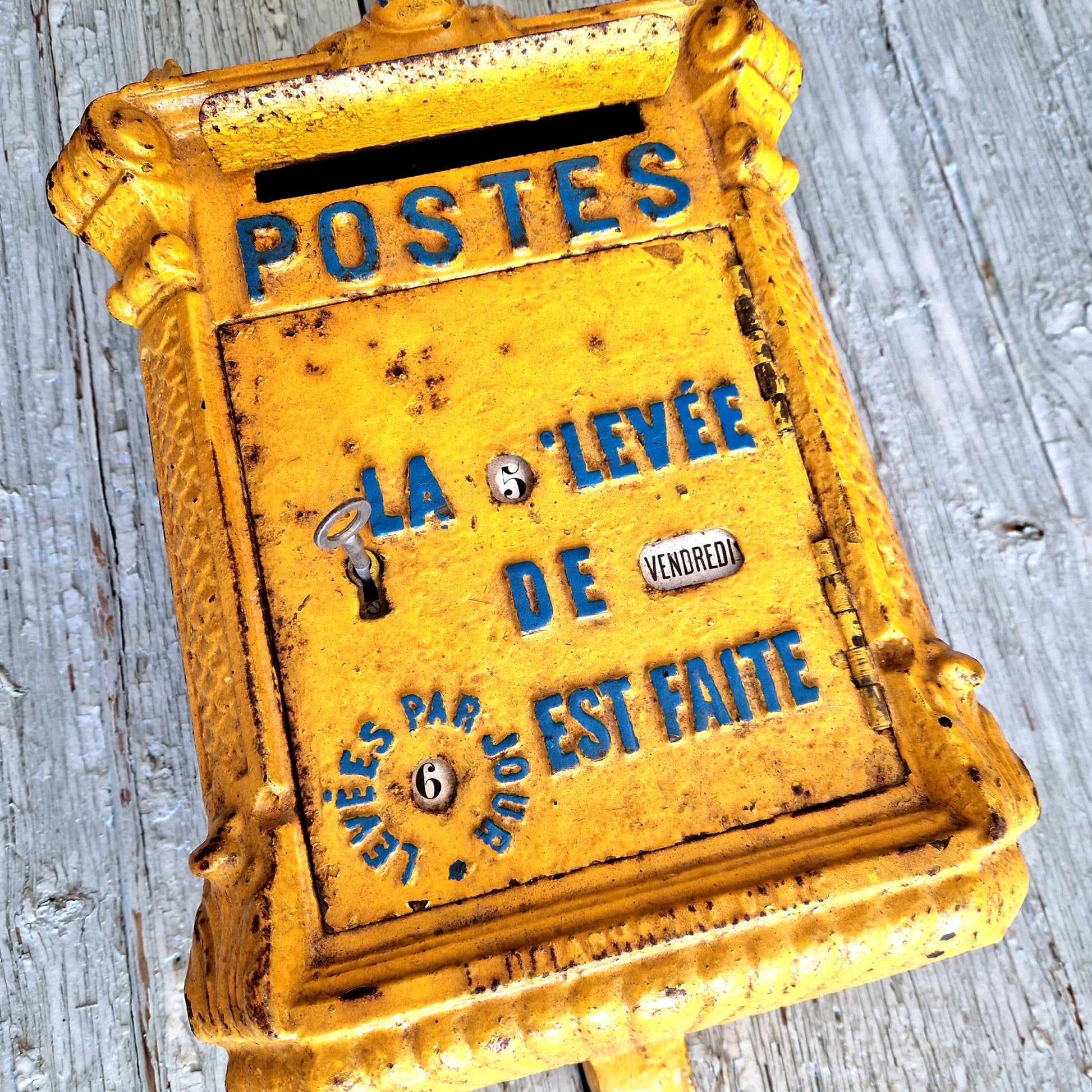 monogramme rf boite postale