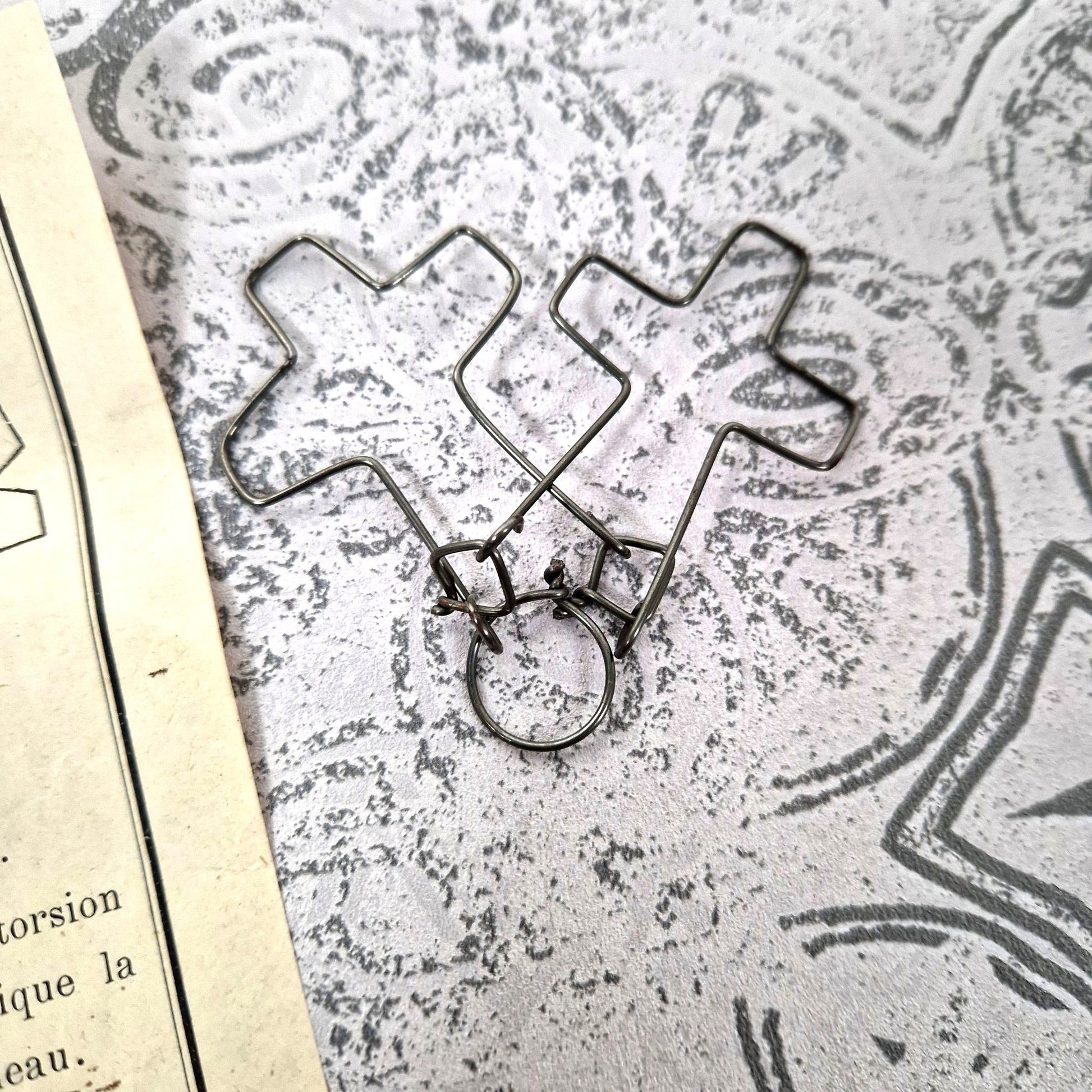 mysterious cross logic game