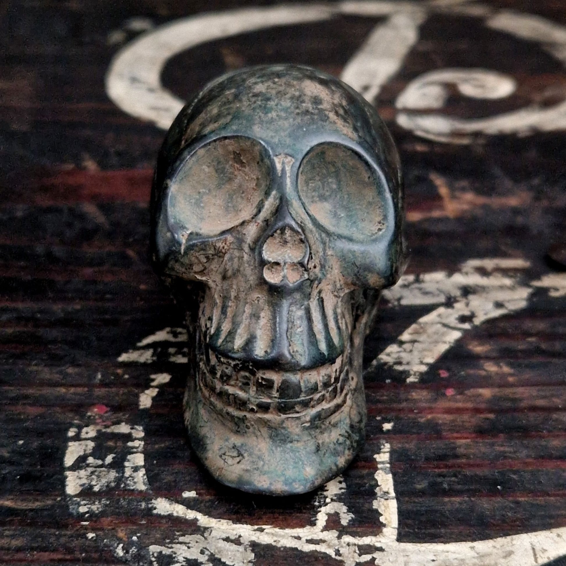 objet de curiosité, crane en bronze