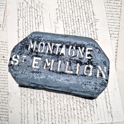 old wine stencil montagne saint emilion