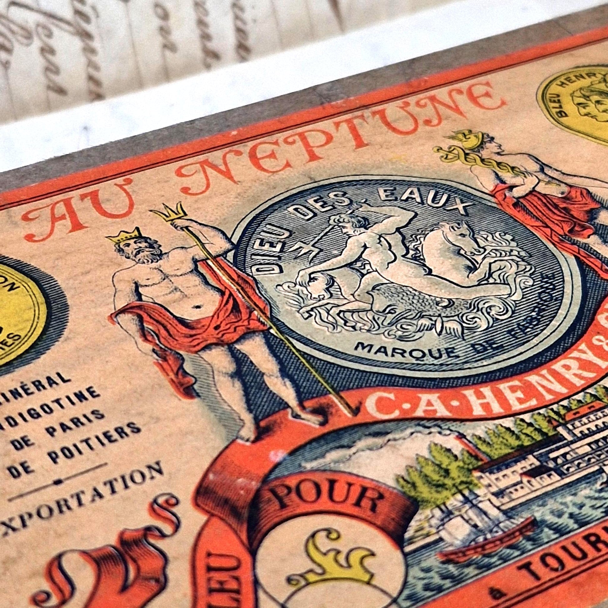 old wooden box dieu des eaux laundry blue