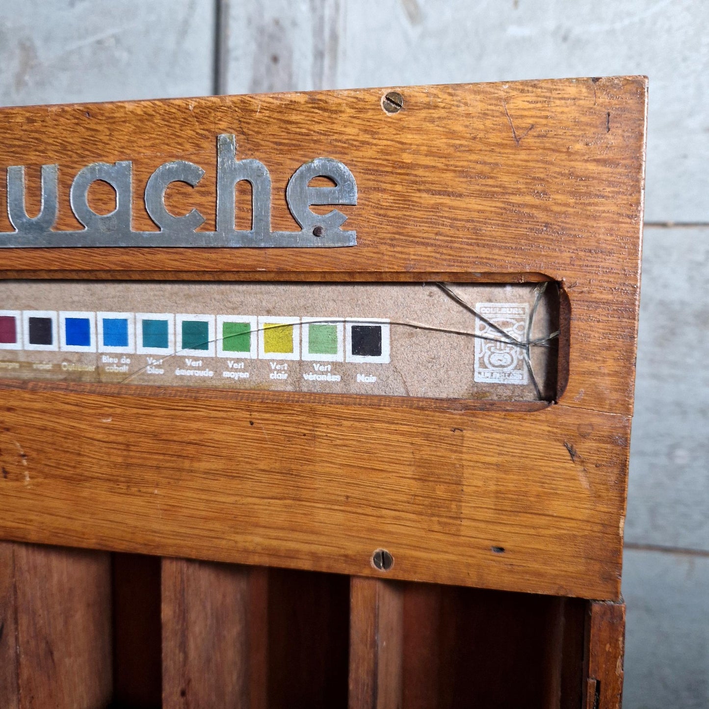 omnigouache jm paillard paint display