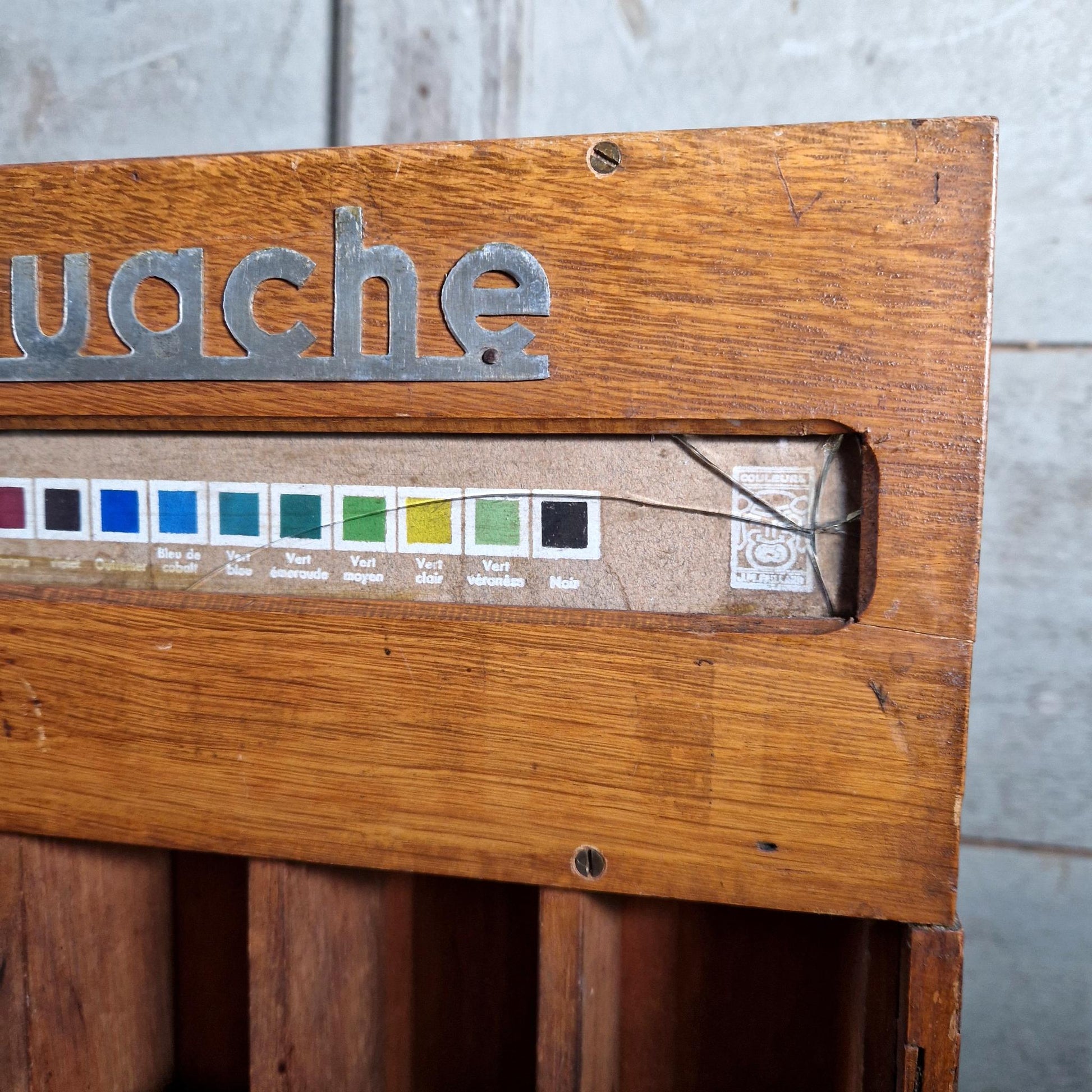 omnigouache jm paillard paint display