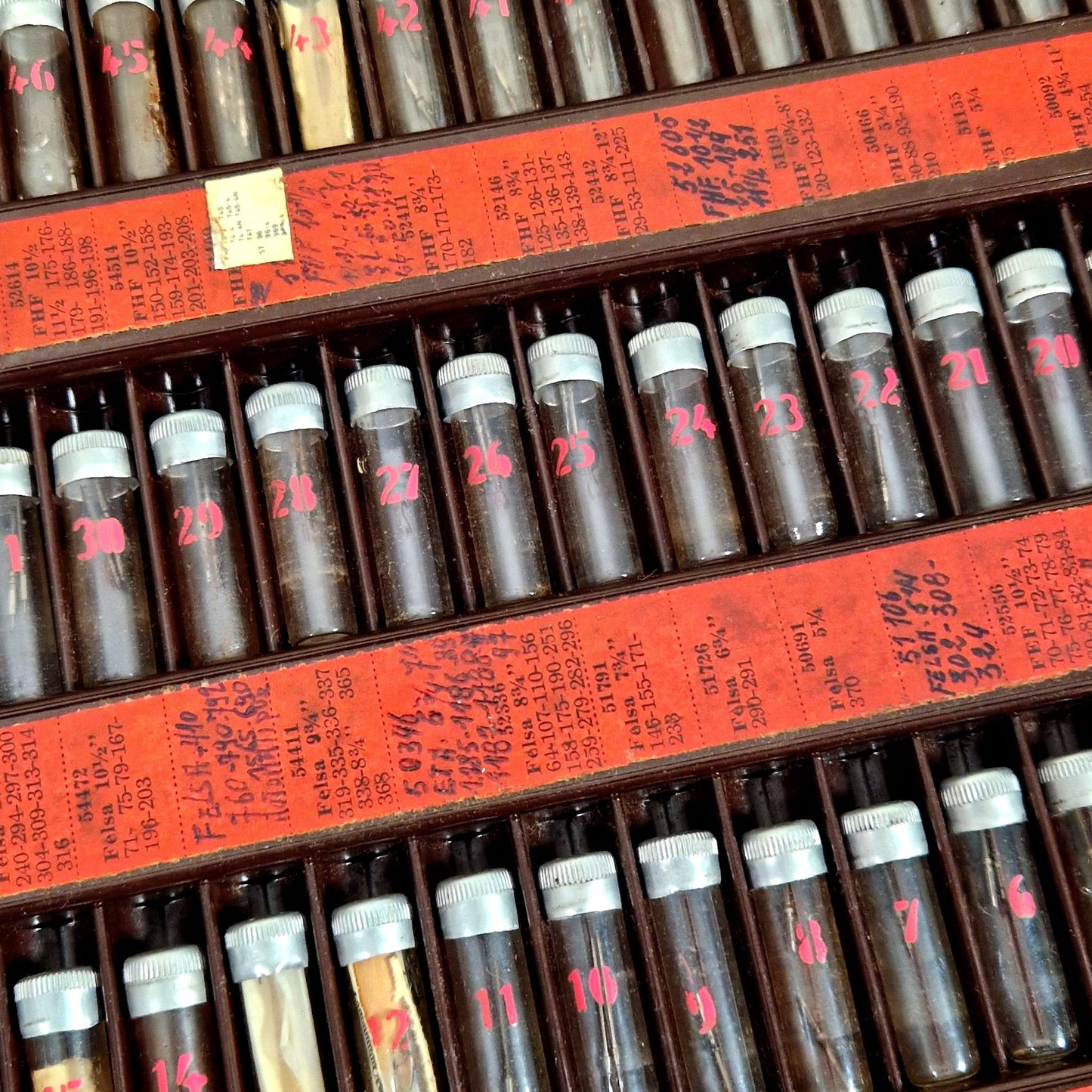 outillage horloger atelier vintage