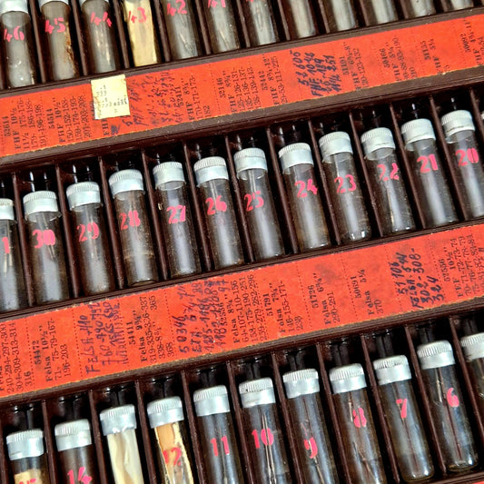 outillage horloger atelier vintage