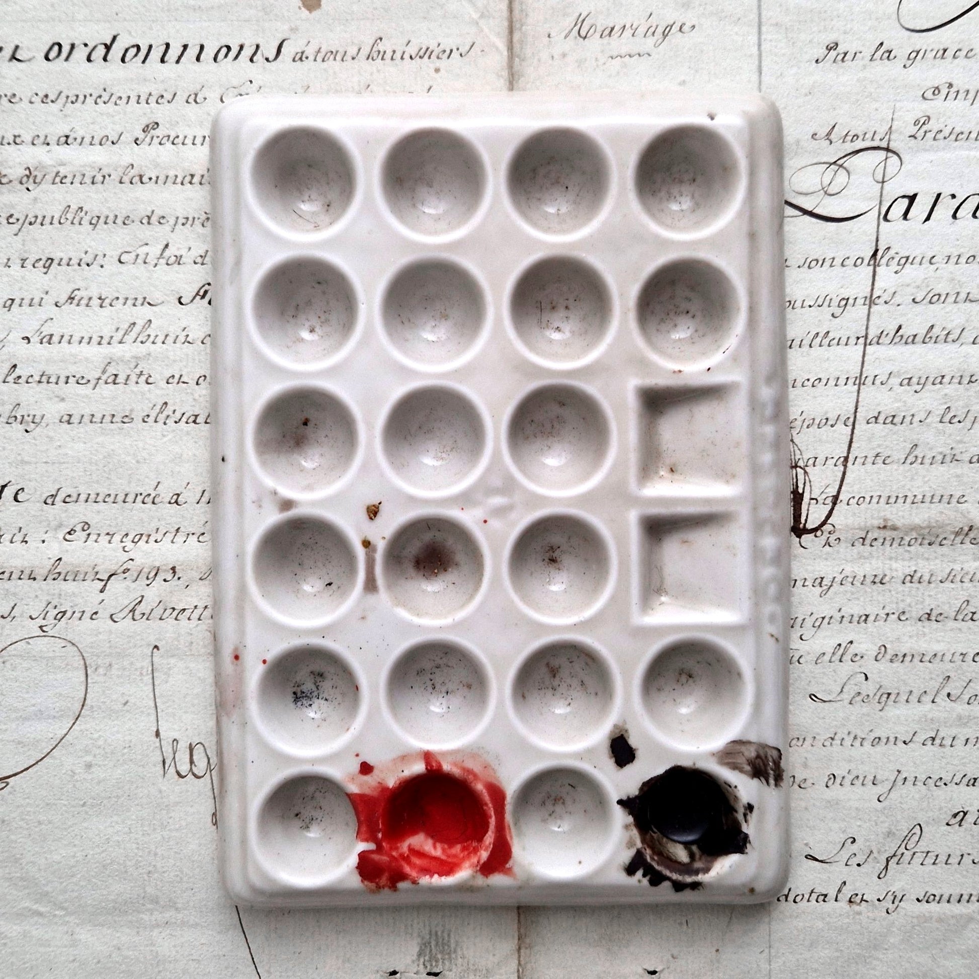 palette en porcelaine peintre blanche