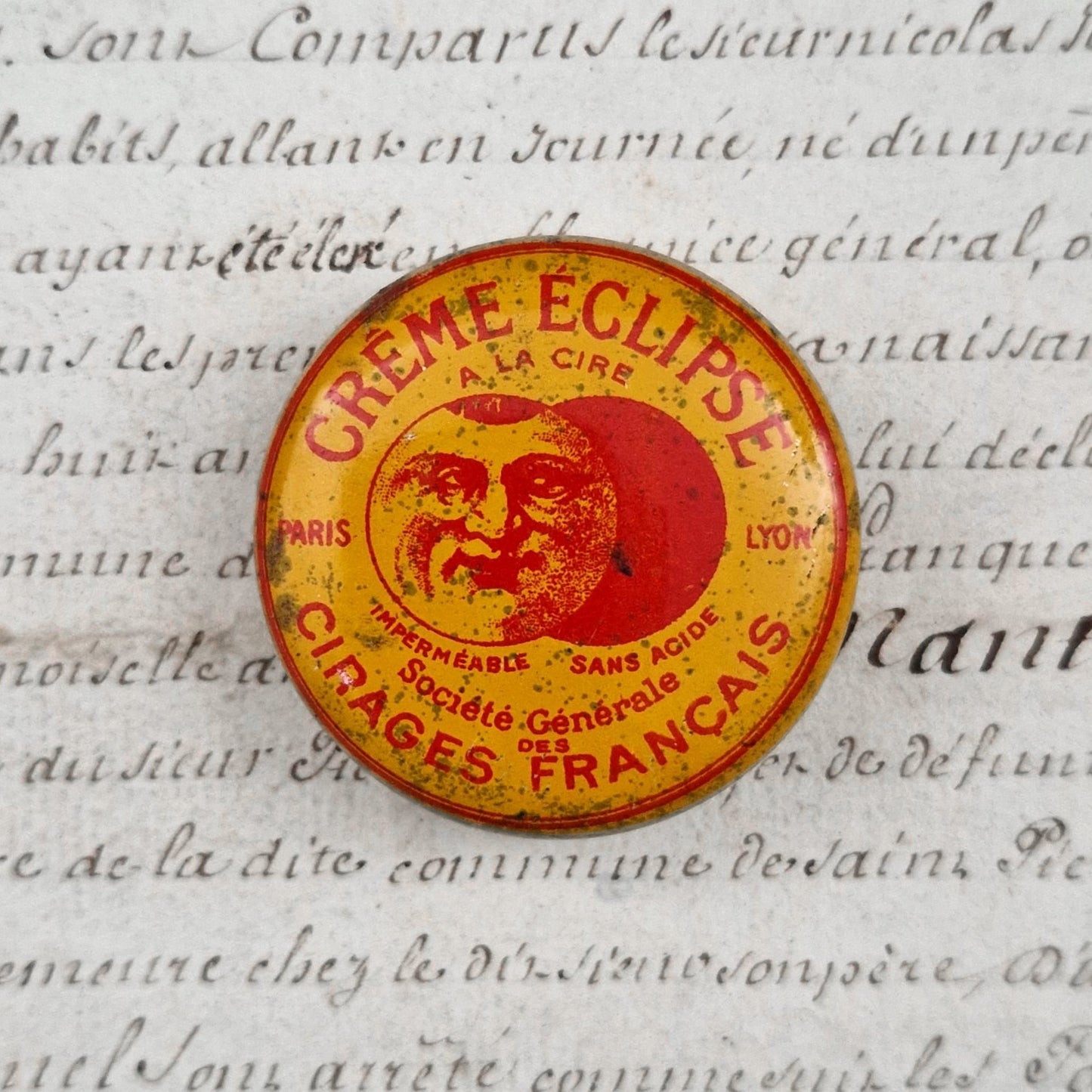 Petite boîte « Crème Éclipse – Cirages Français » jaune et rouge