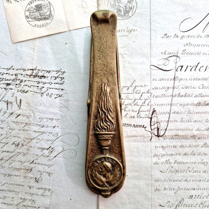 pince courrier max le verrier flamme olympique