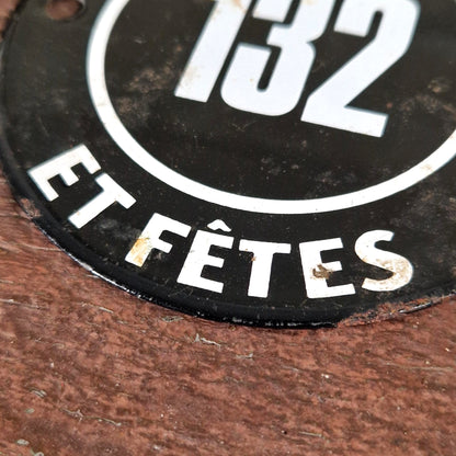 Plaque émaillée « Transport en commun - 132 »