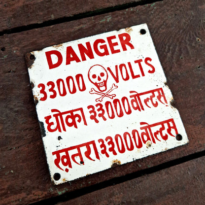 plaque émaillée 33000 volts ancienne