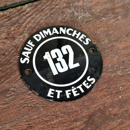 Plaque émaillée « Transport en commun - 132 »