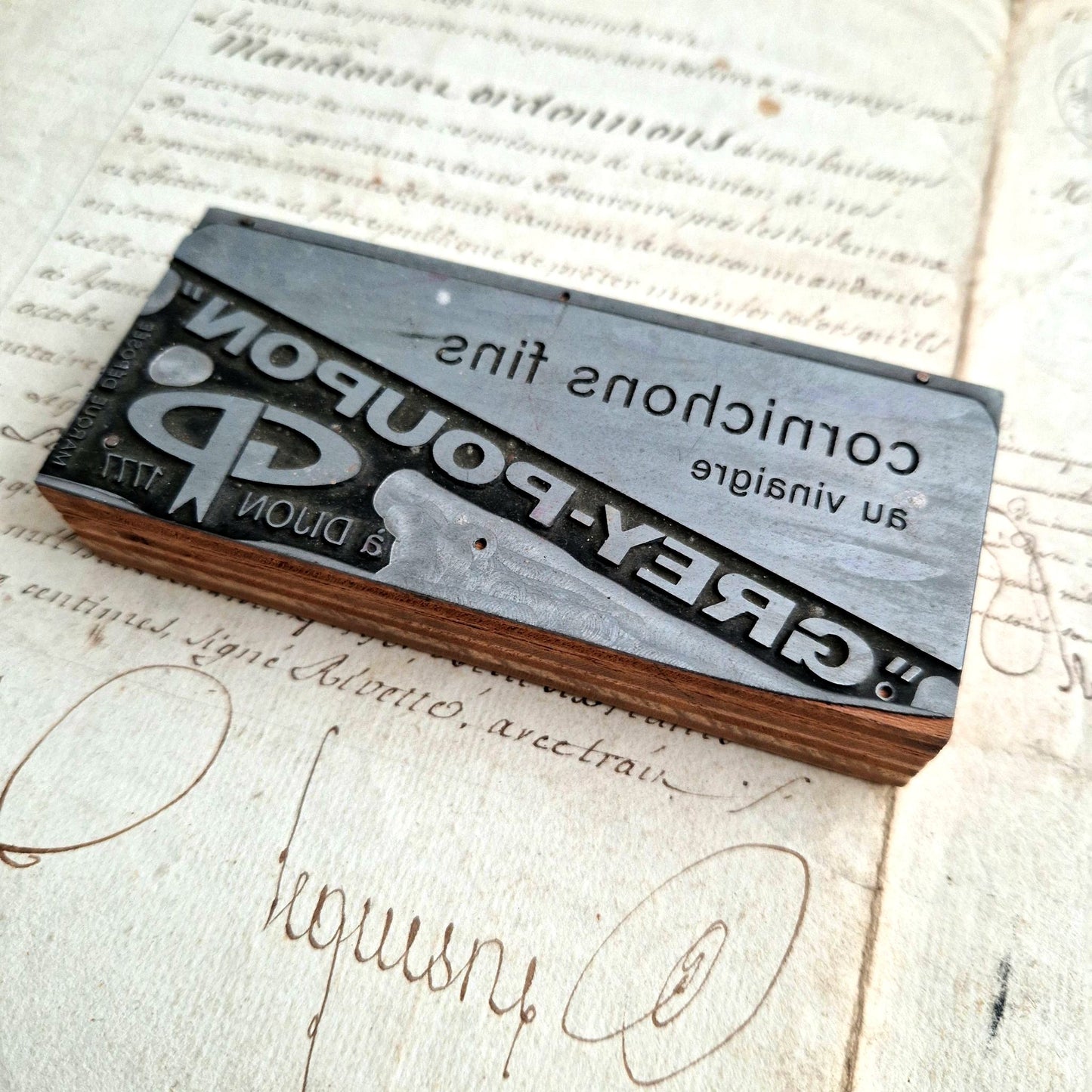 plaque typographique cornichons anciens