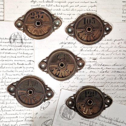 plaques chambre hotel loué