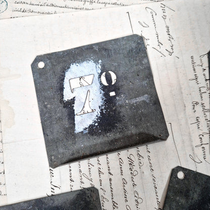 pochoir zinc marquage futs distillerie