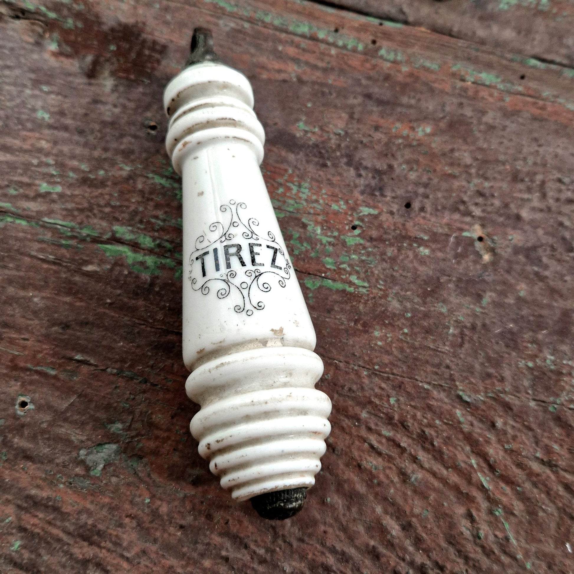 poignee ancienne porcelaine tirez