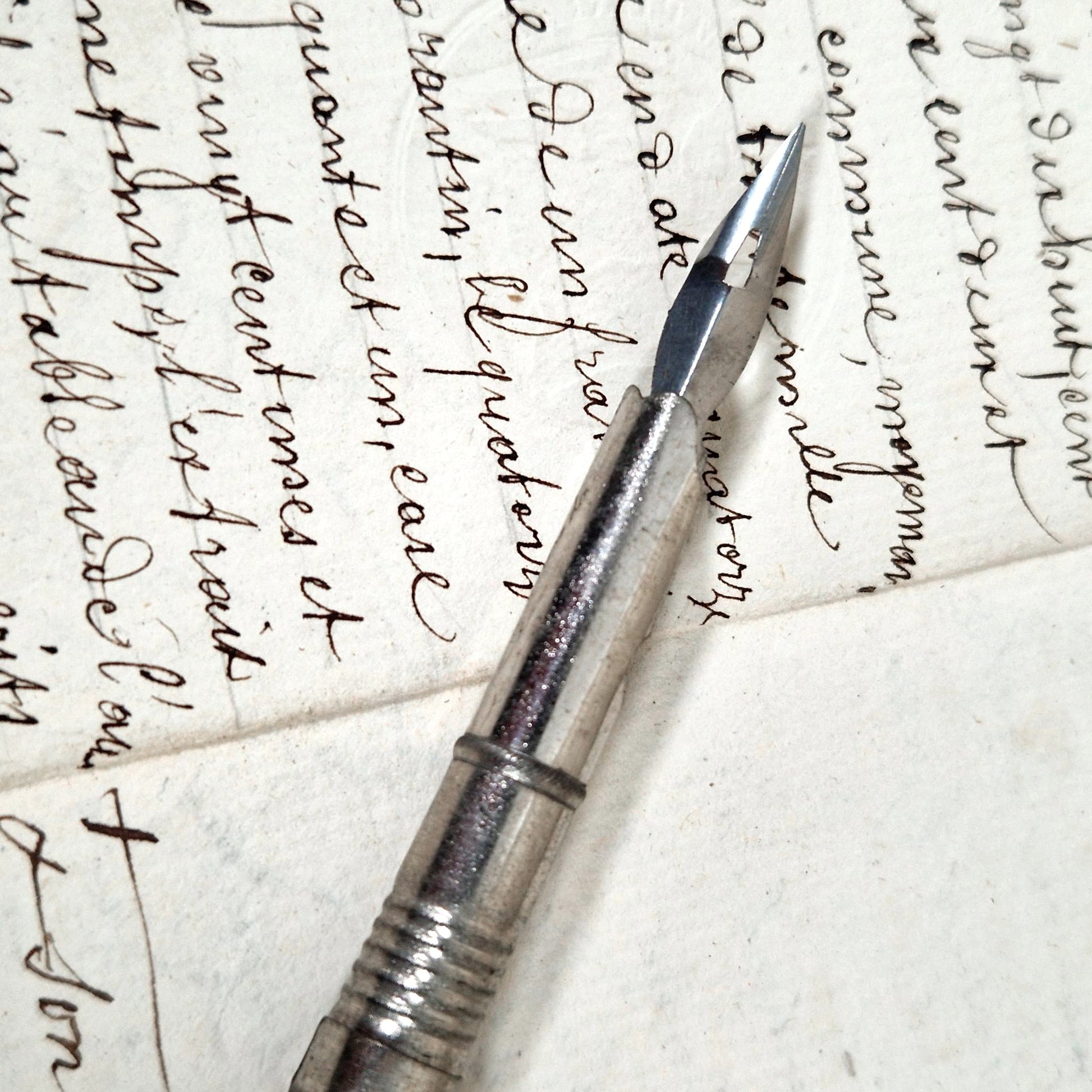 porte crayon ancien plume pub