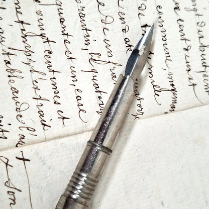 porte crayon ancien plume pub