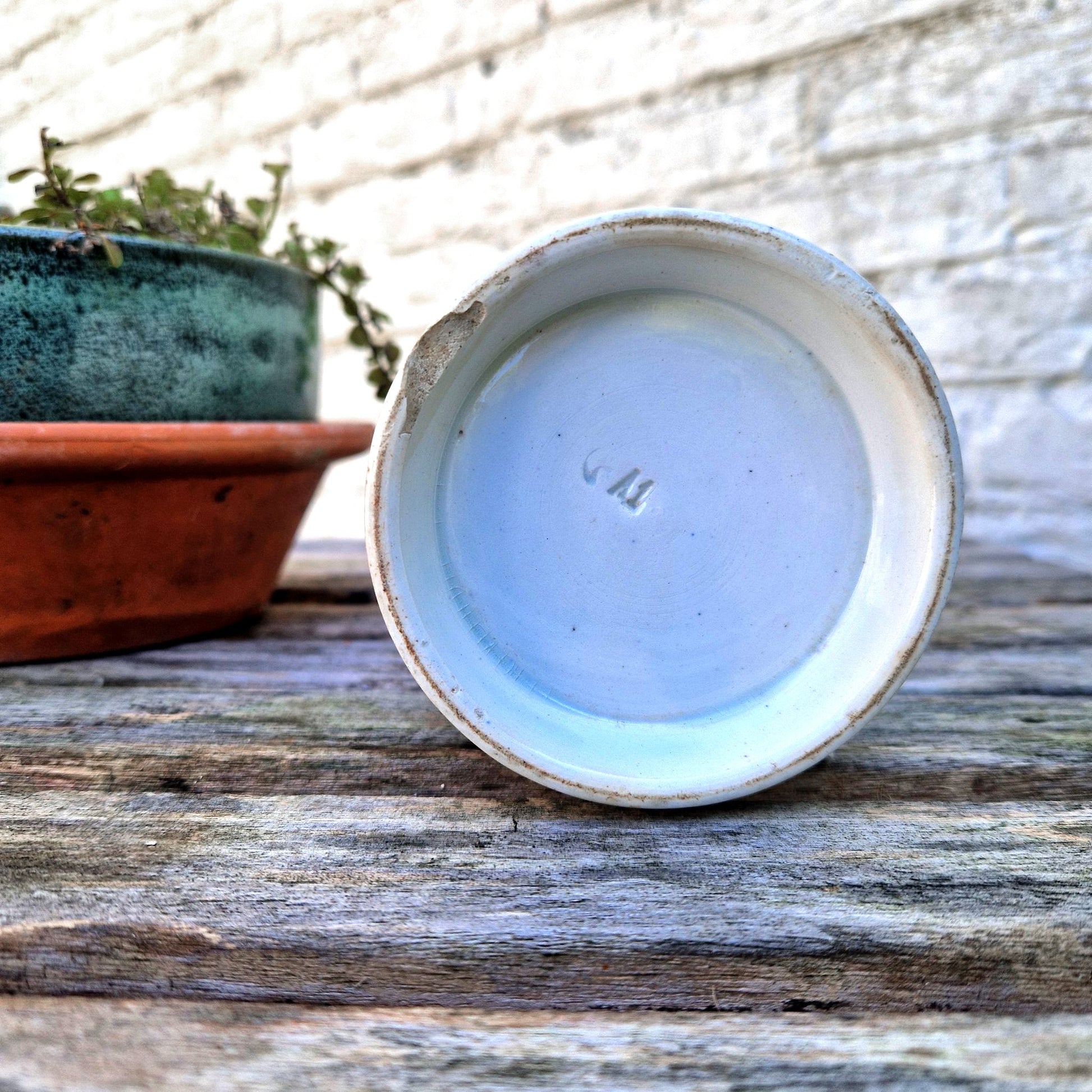 pot ancien en céramique émaillée