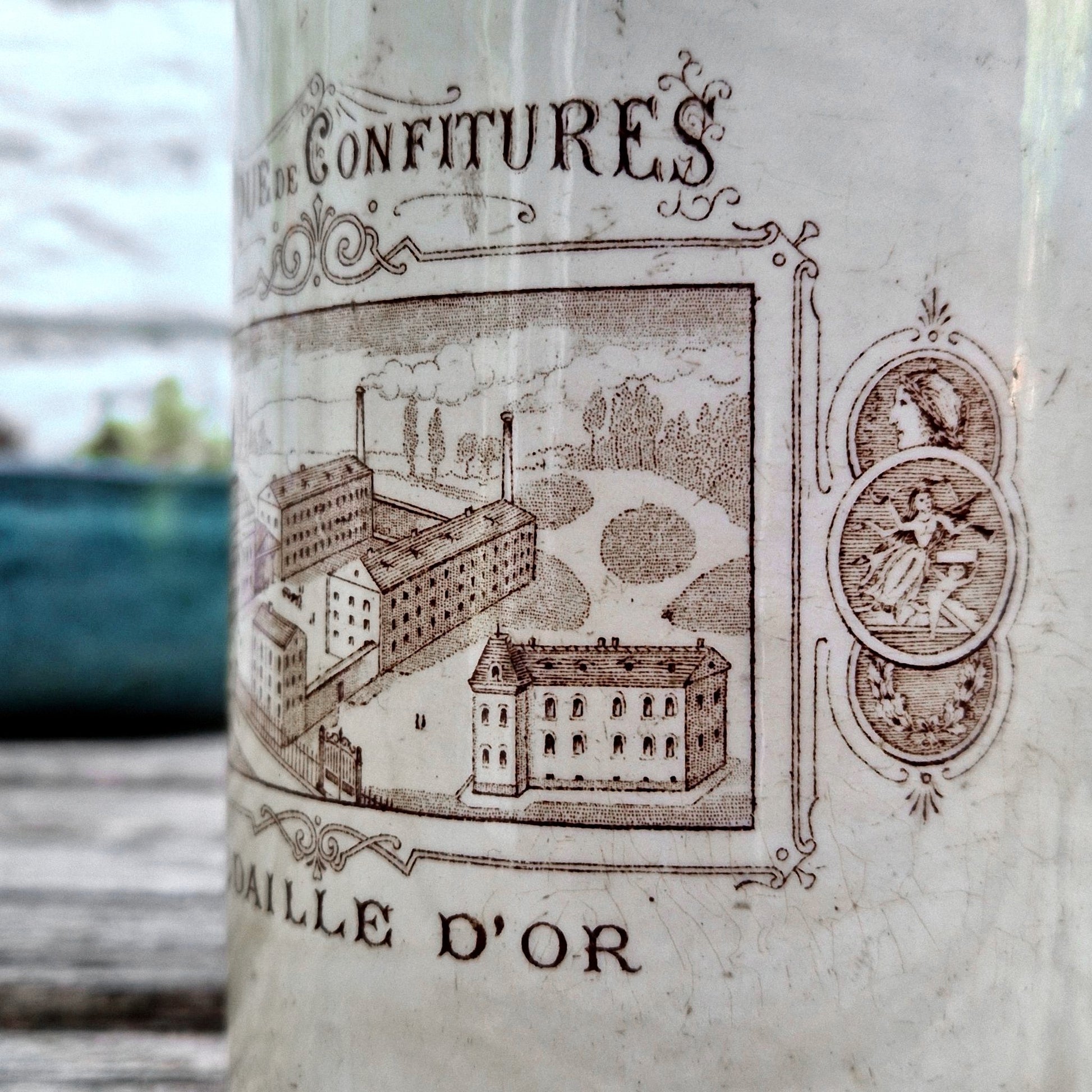 pot ancienne usine confiture france