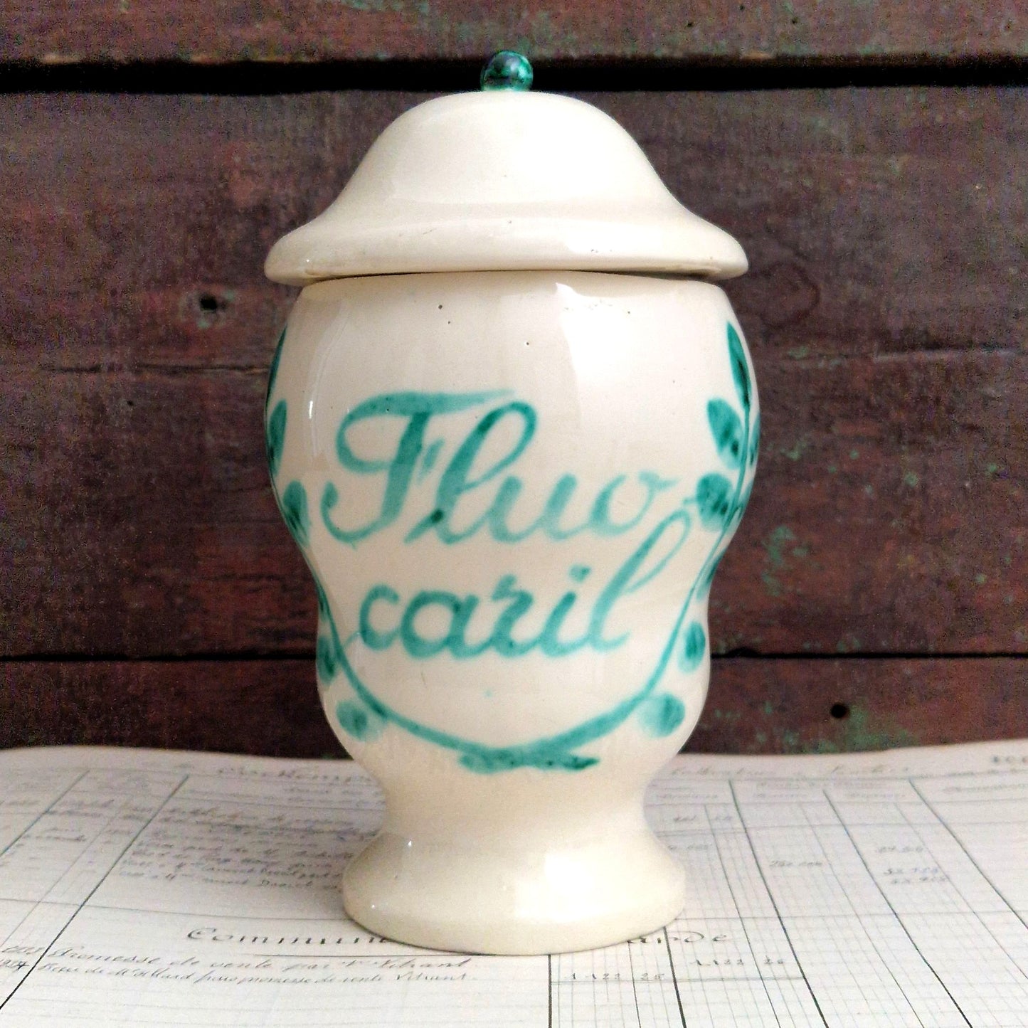 pot fluocaril couvercle déco officine