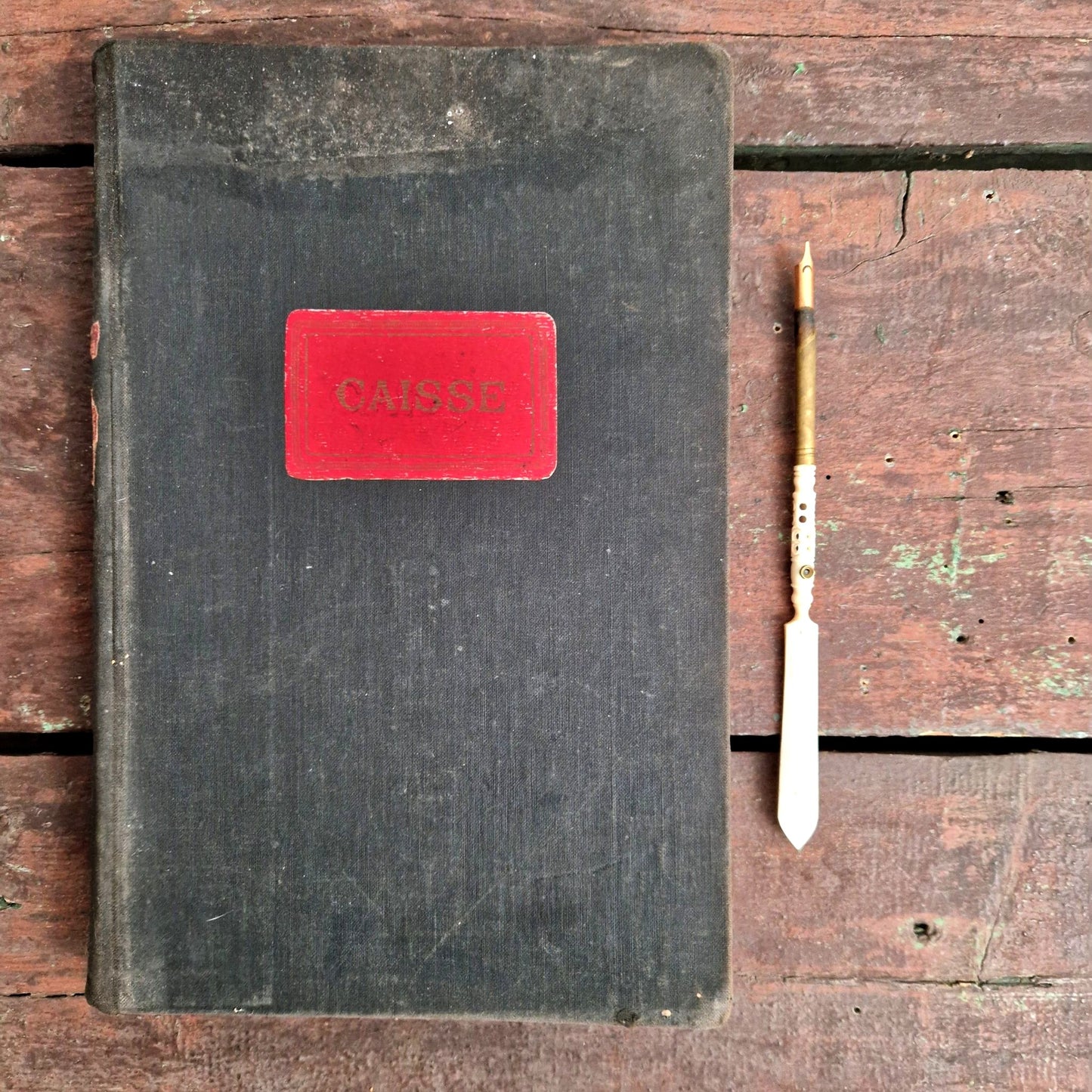 registre comptable ancien manuscrit