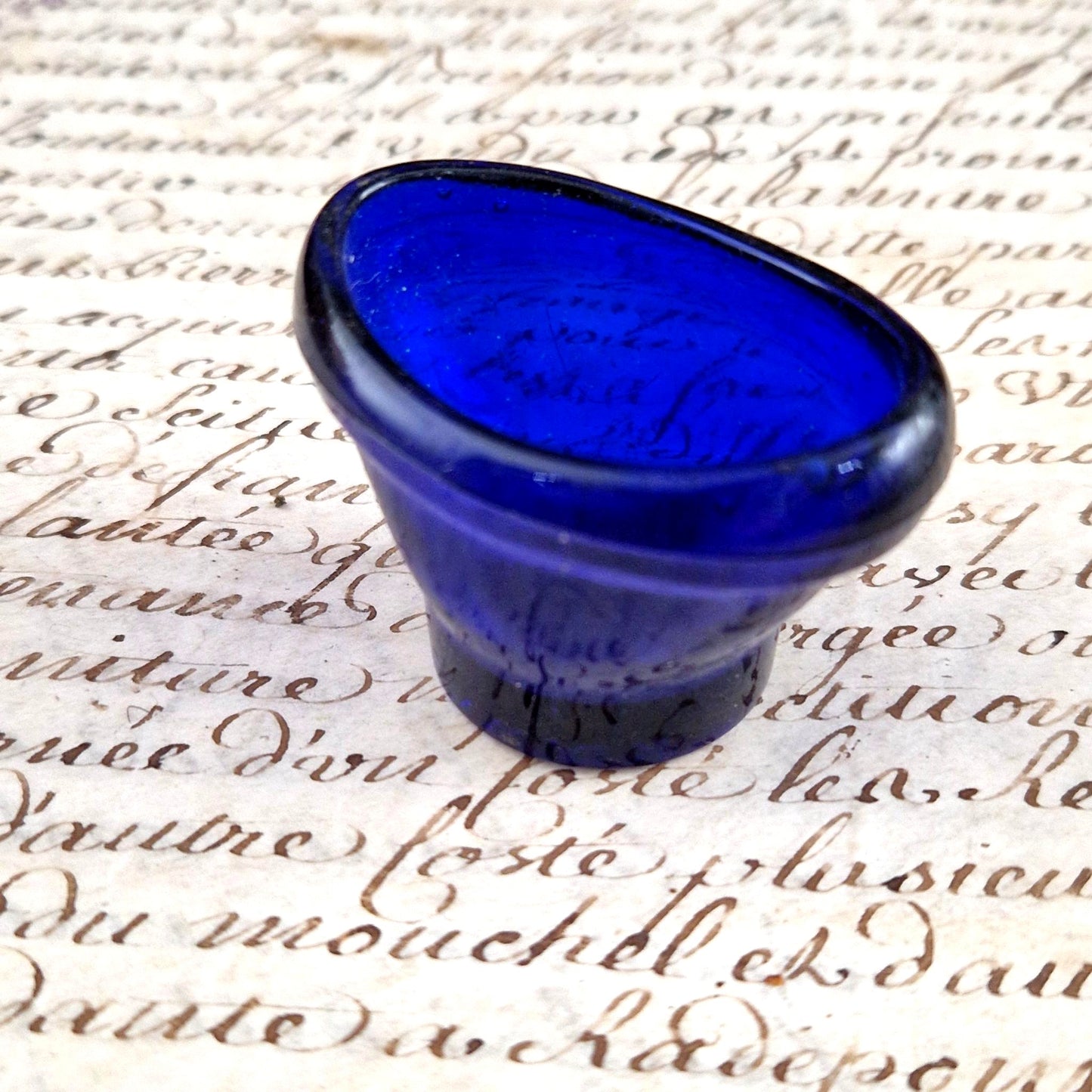 rince oeil ancien verre bleu