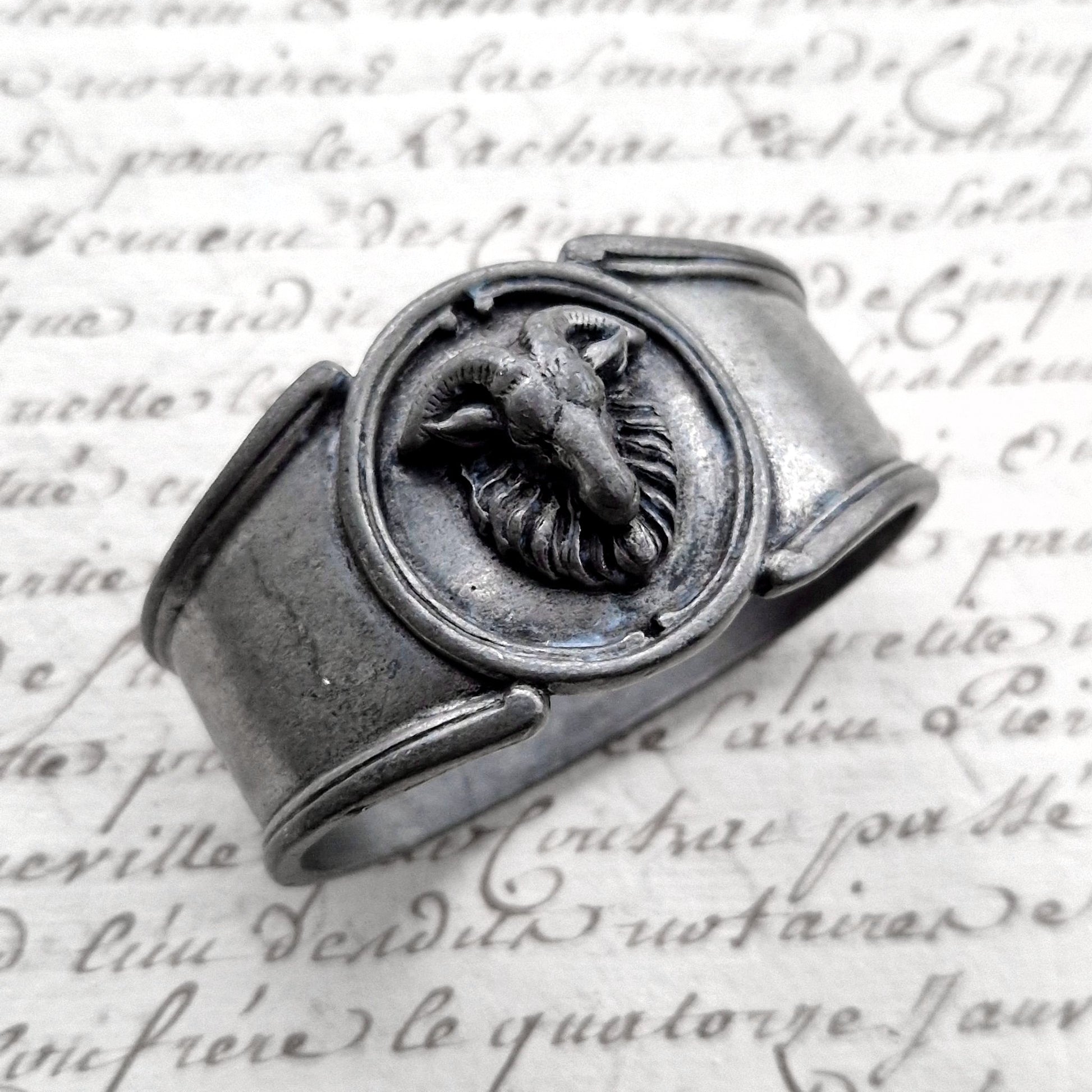 rond de serviette bélier en étain maison