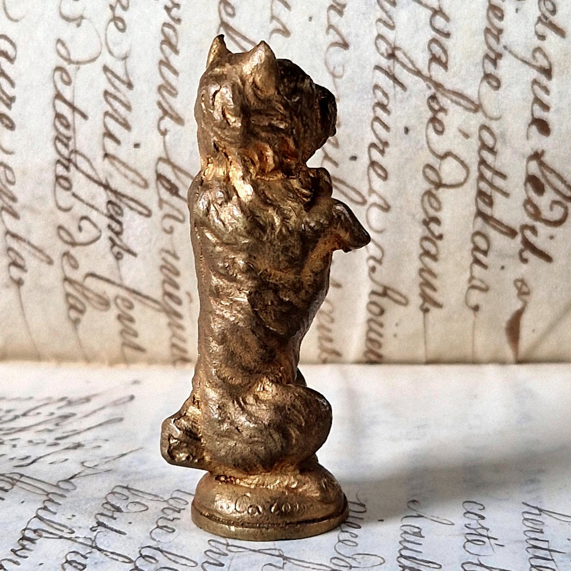 sceau ancien bronze doré