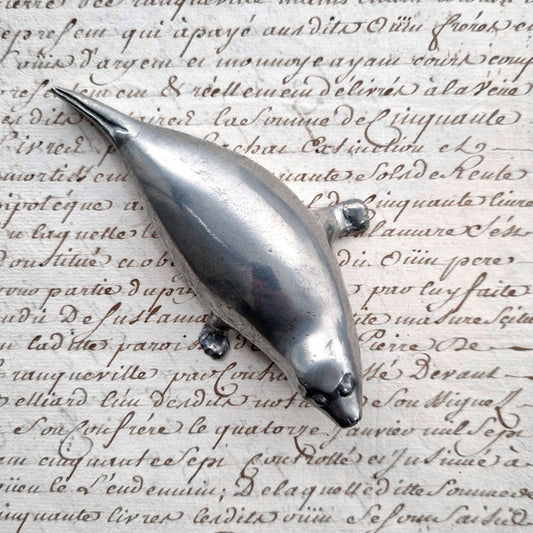 sculpture animal harp seal