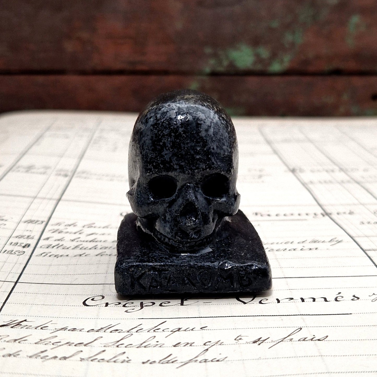 sculpture crane platre, memento mori