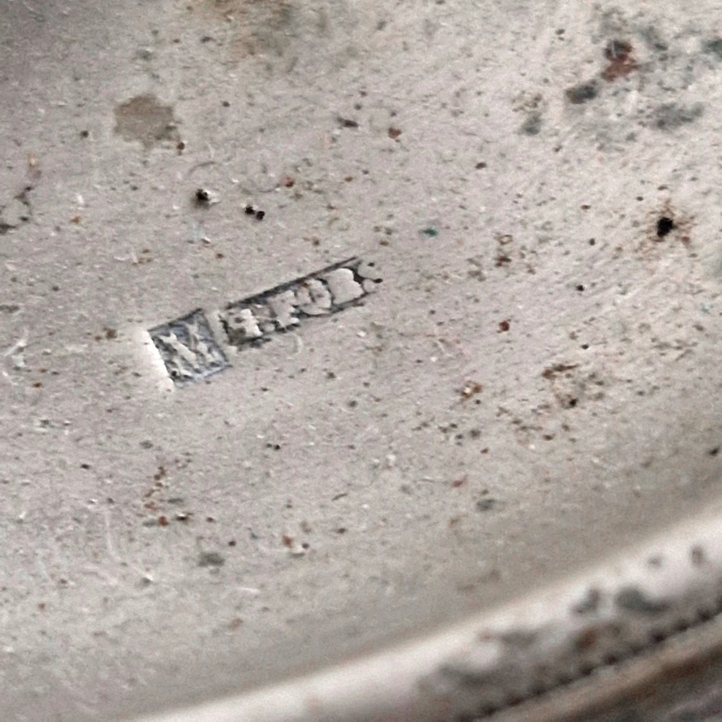 silver metal ring holder fox