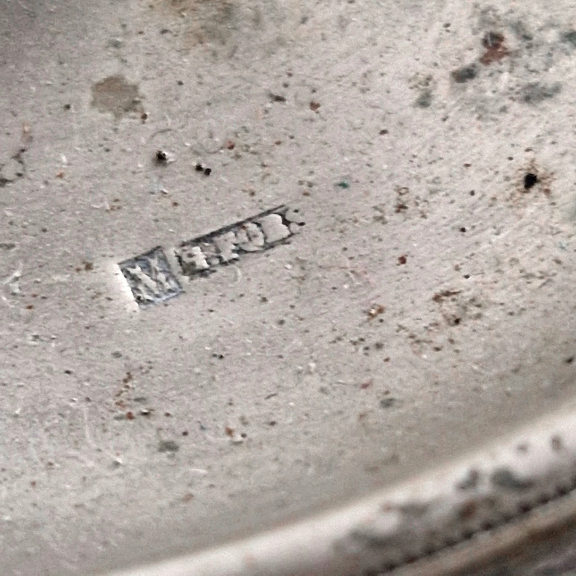 silver metal ring holder fox