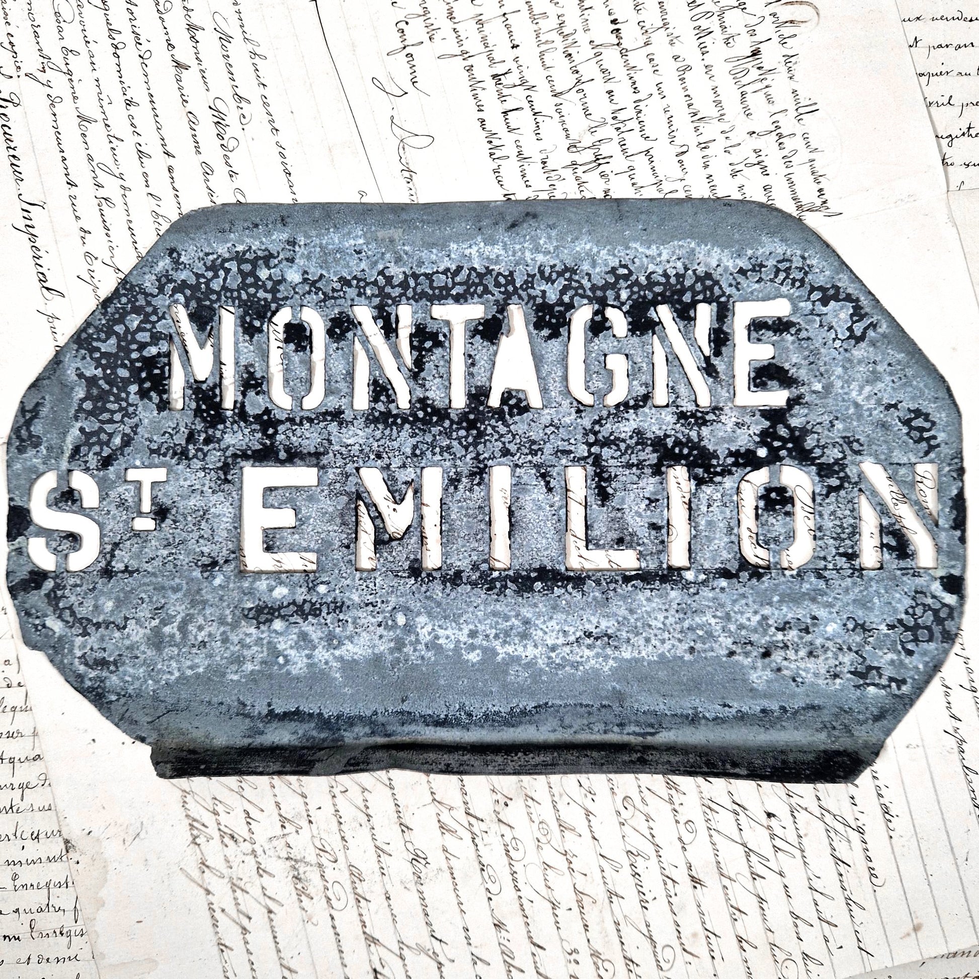 stencil wine montagne saint emilion