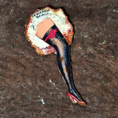 toupie publicitaire cabaret parisien