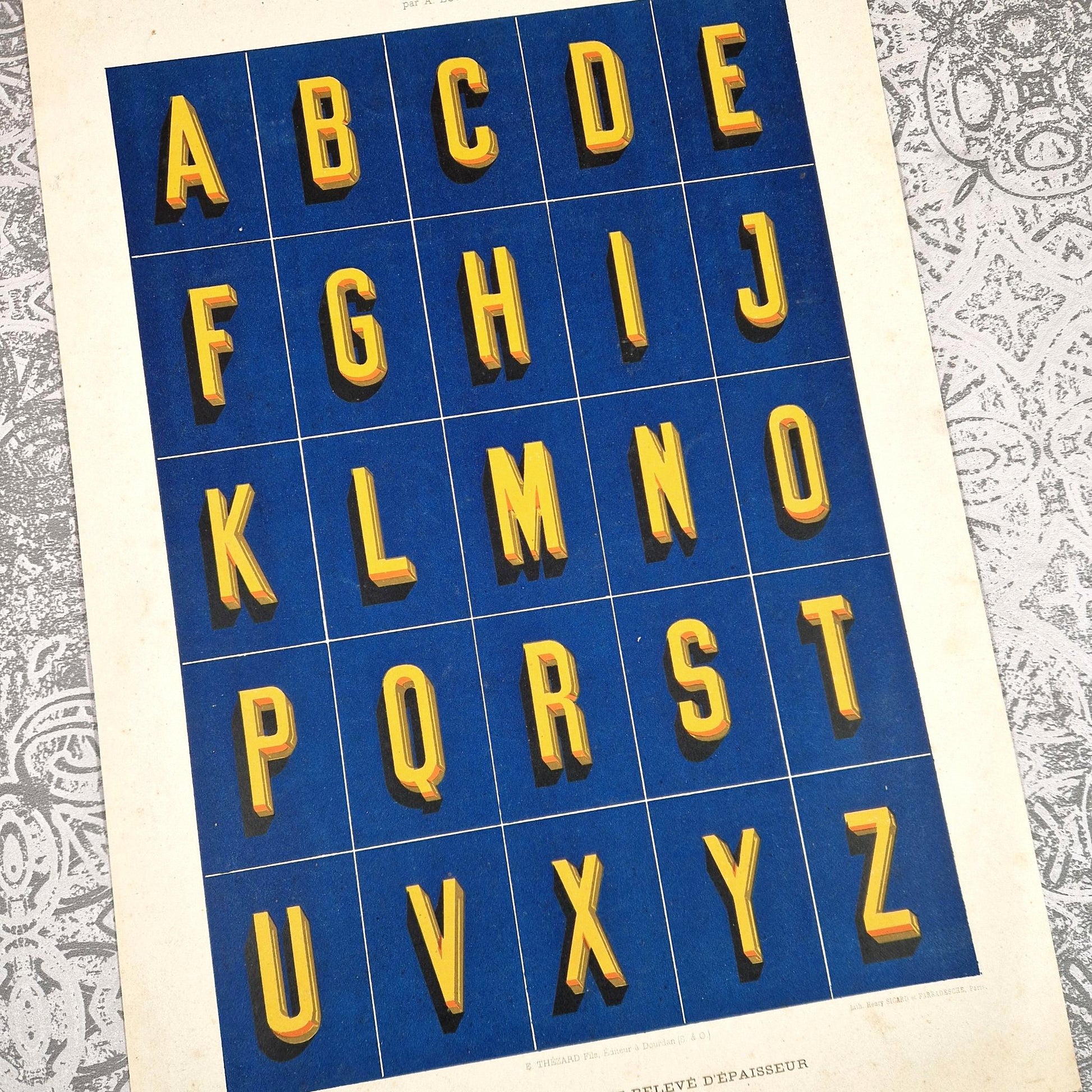 typographie botzum ombre jaune