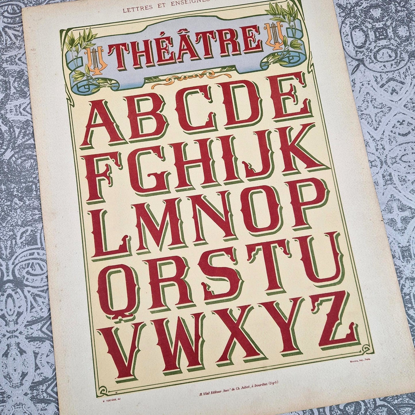 typographie enseigne ancienne rouge vert