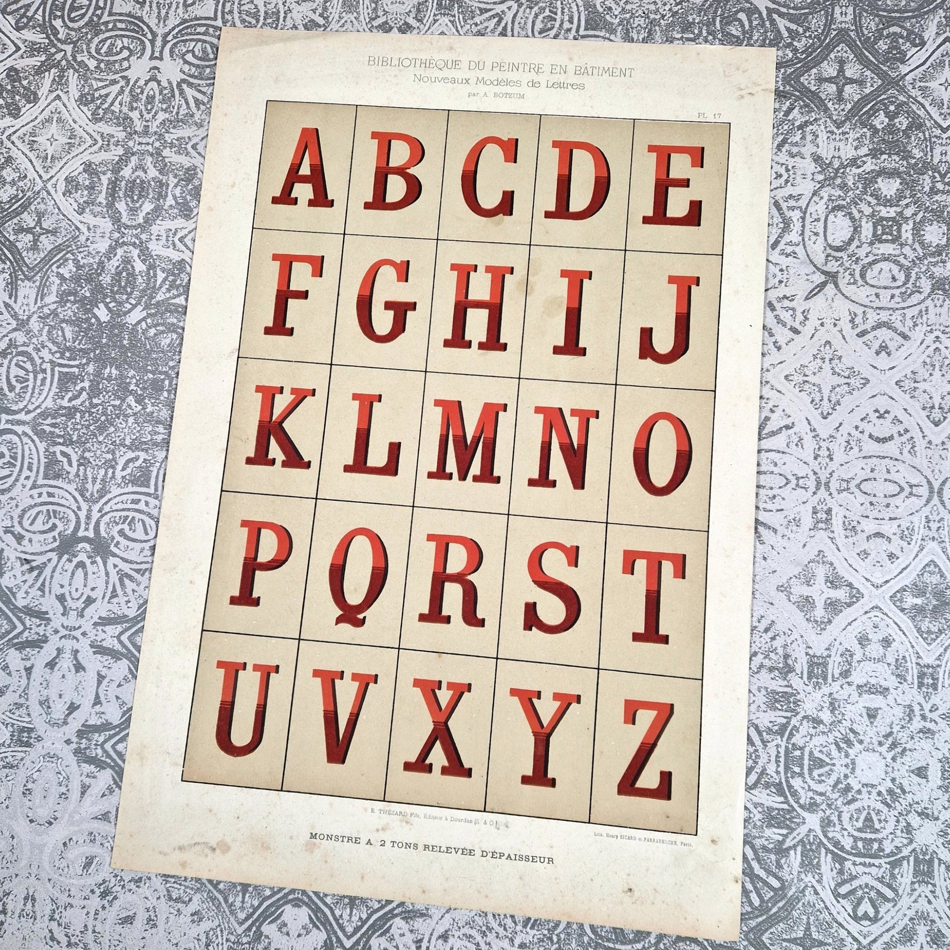 typographie relief deux tons ancienne