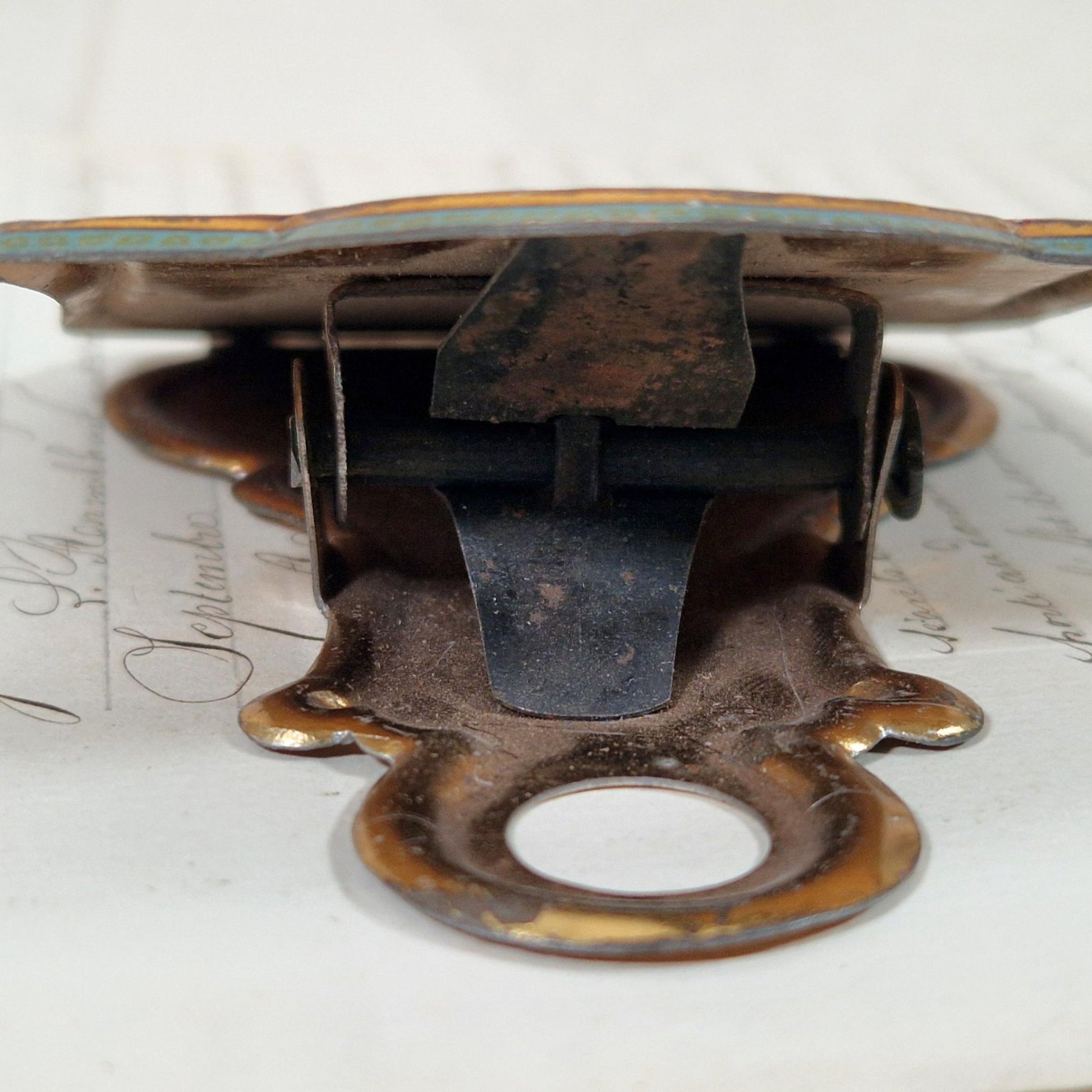 vintage tin advertising clip soie paris