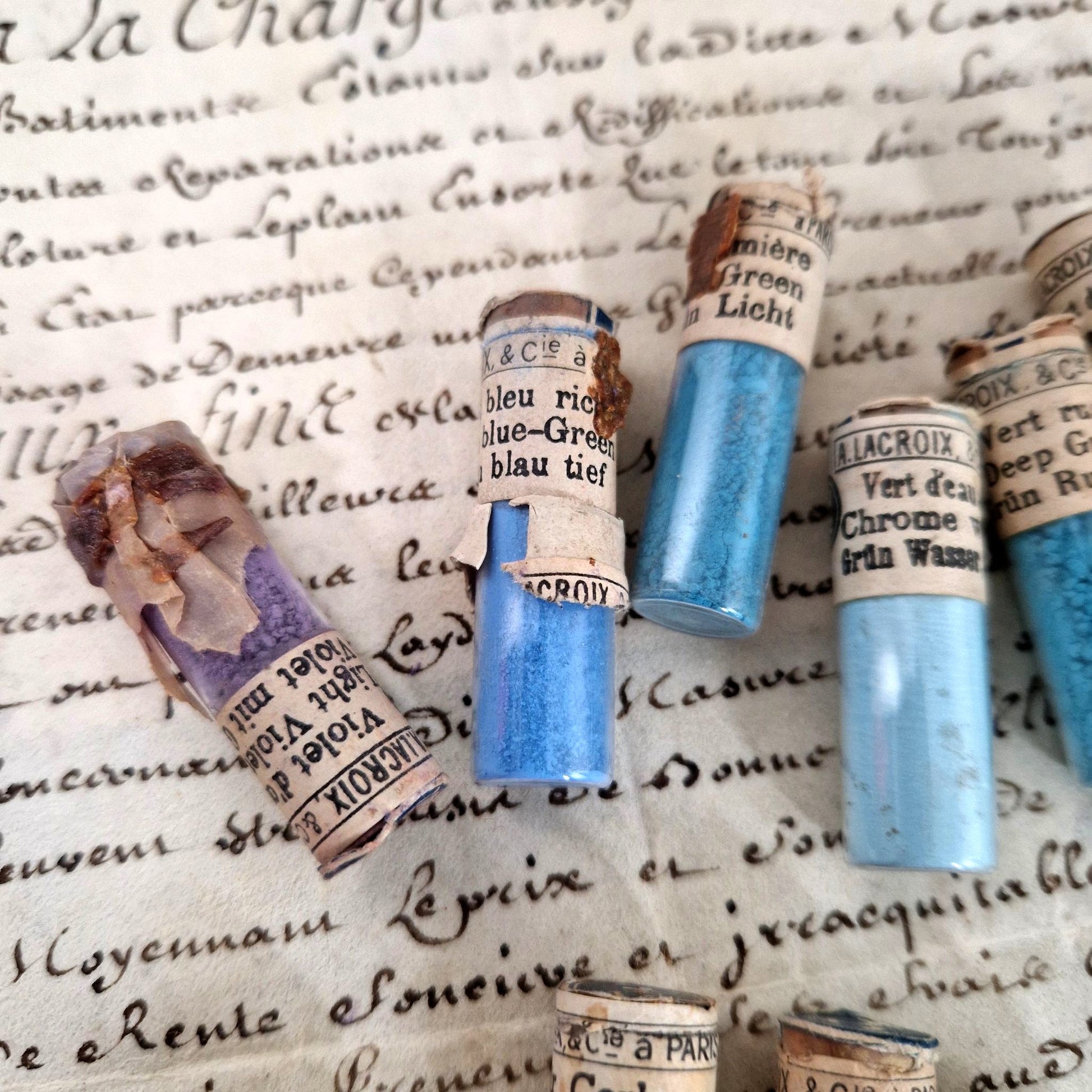 vintage vitrifiable pigments box